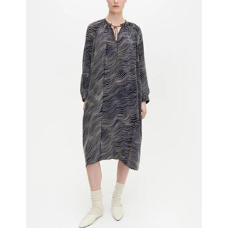 マリメッコ(marimekko)の【新品】マリメッコ marimekko Lauga Nakkiワンピース 36(ロングワンピース/マキシワンピース)