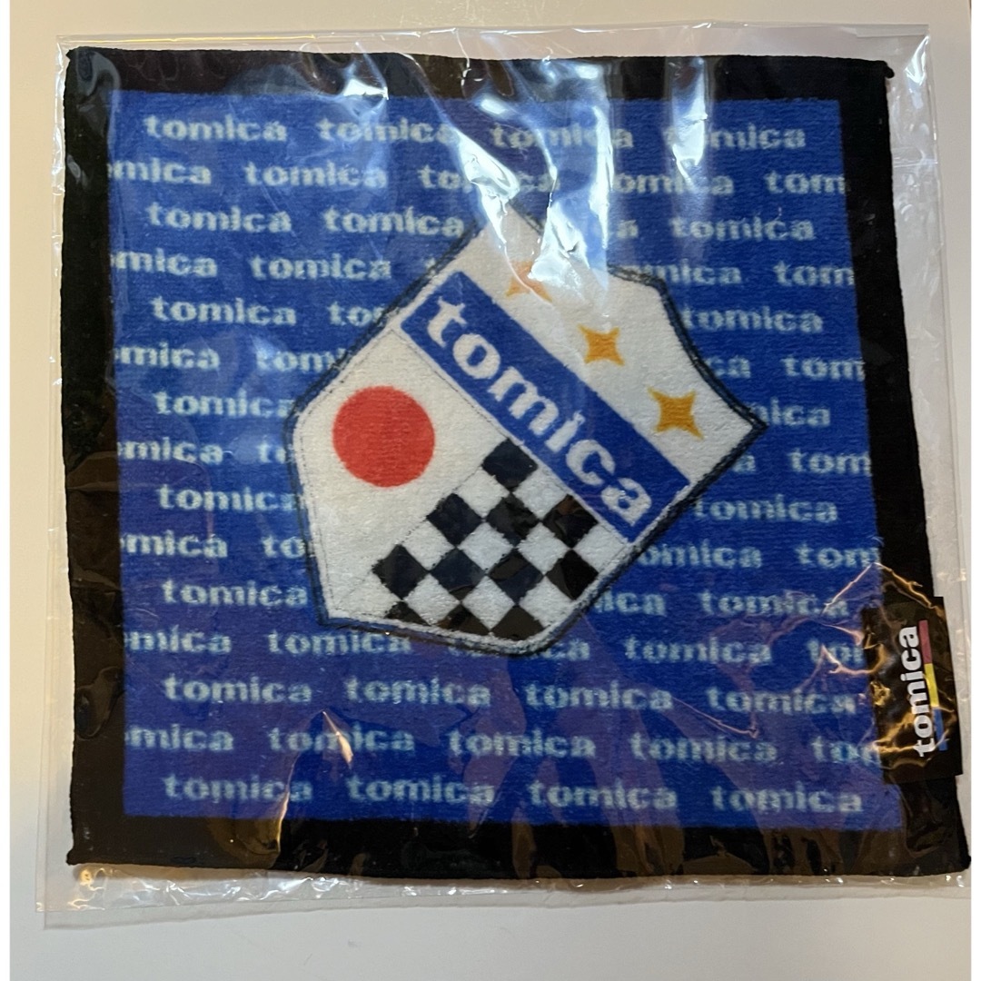 トミカ　ハンドタオル　青色 エンタメ/ホビーのおもちゃ/ぬいぐるみ(キャラクターグッズ)の商品写真