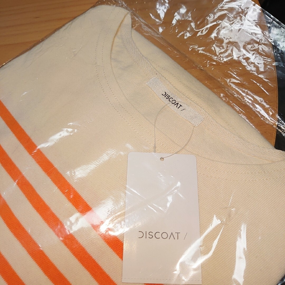 Discoat(ディスコート)のディスコート　タグ付き新品　バスクボーダービッグプルオーバー レディースのトップス(Tシャツ(半袖/袖なし))の商品写真