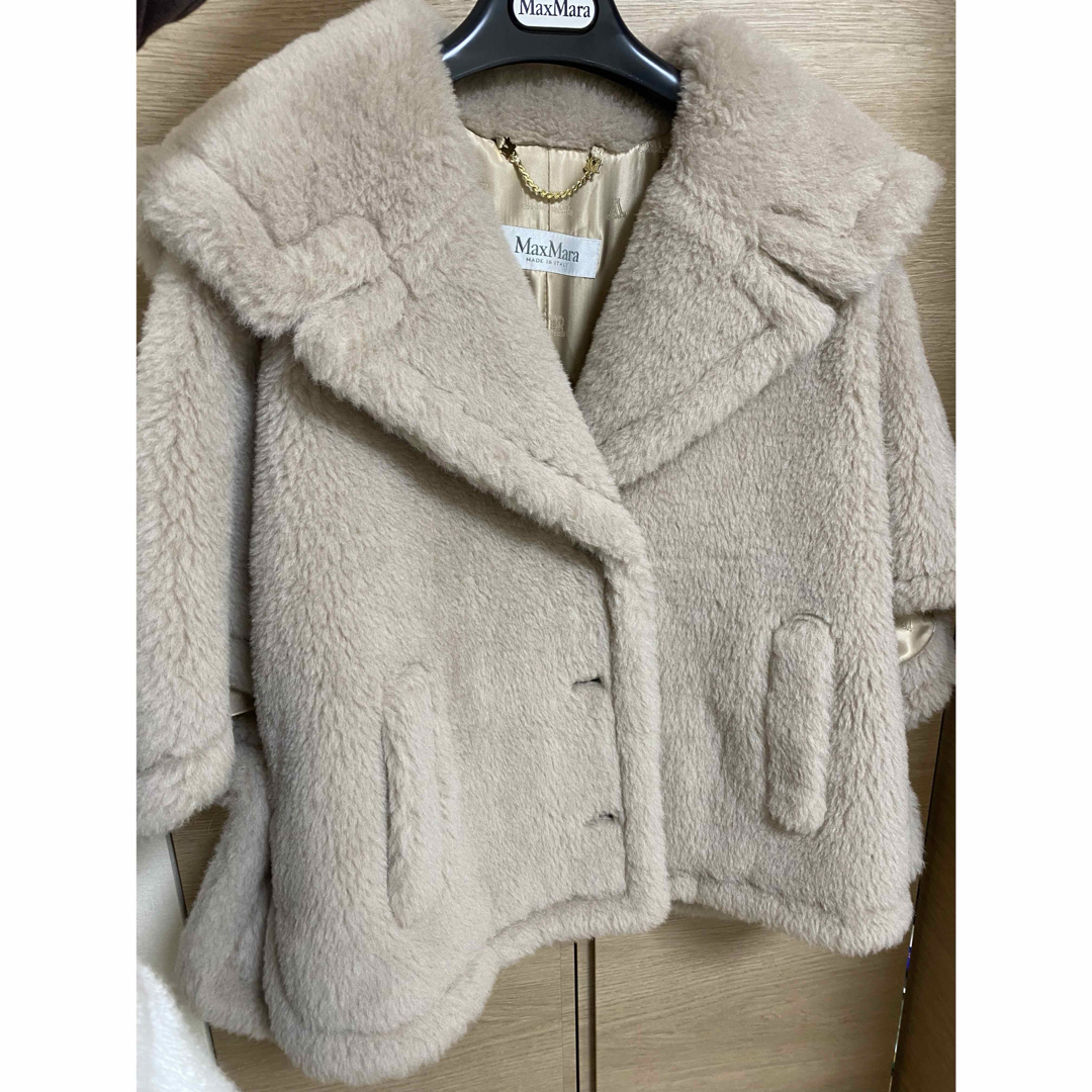 Max Mara(マックスマーラ)のMAX MARA テディ　ケープコート レディースのジャケット/アウター(毛皮/ファーコート)の商品写真