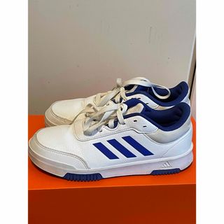 アディダス(adidas)のadidas スニーカー　23.5cm(スニーカー)