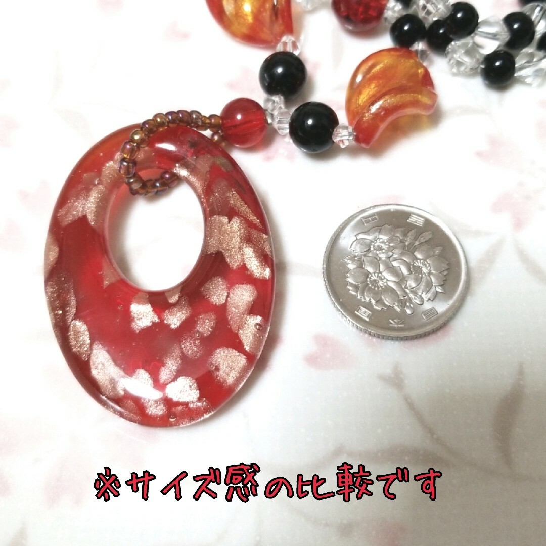 Lochie(ロキエ)のベネチアンガラス 赤黒 レッド×ブラック 金箔 大ぶり ビッグ ネックレス レディースのアクセサリー(ネックレス)の商品写真