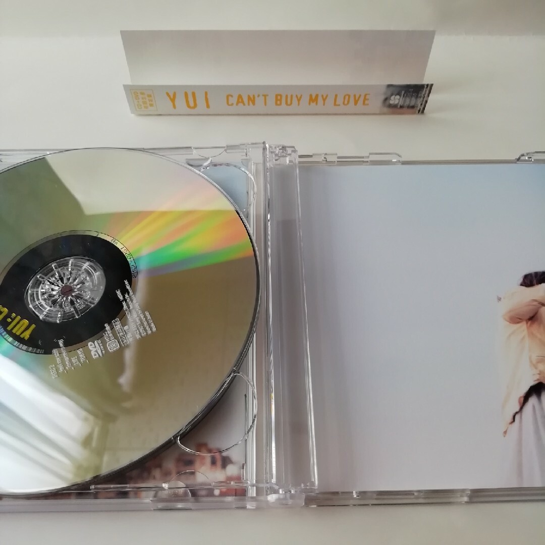 YUI CAN'T BUY MY LOVE 初回限定版 （美品） エンタメ/ホビーのCD(ポップス/ロック(邦楽))の商品写真
