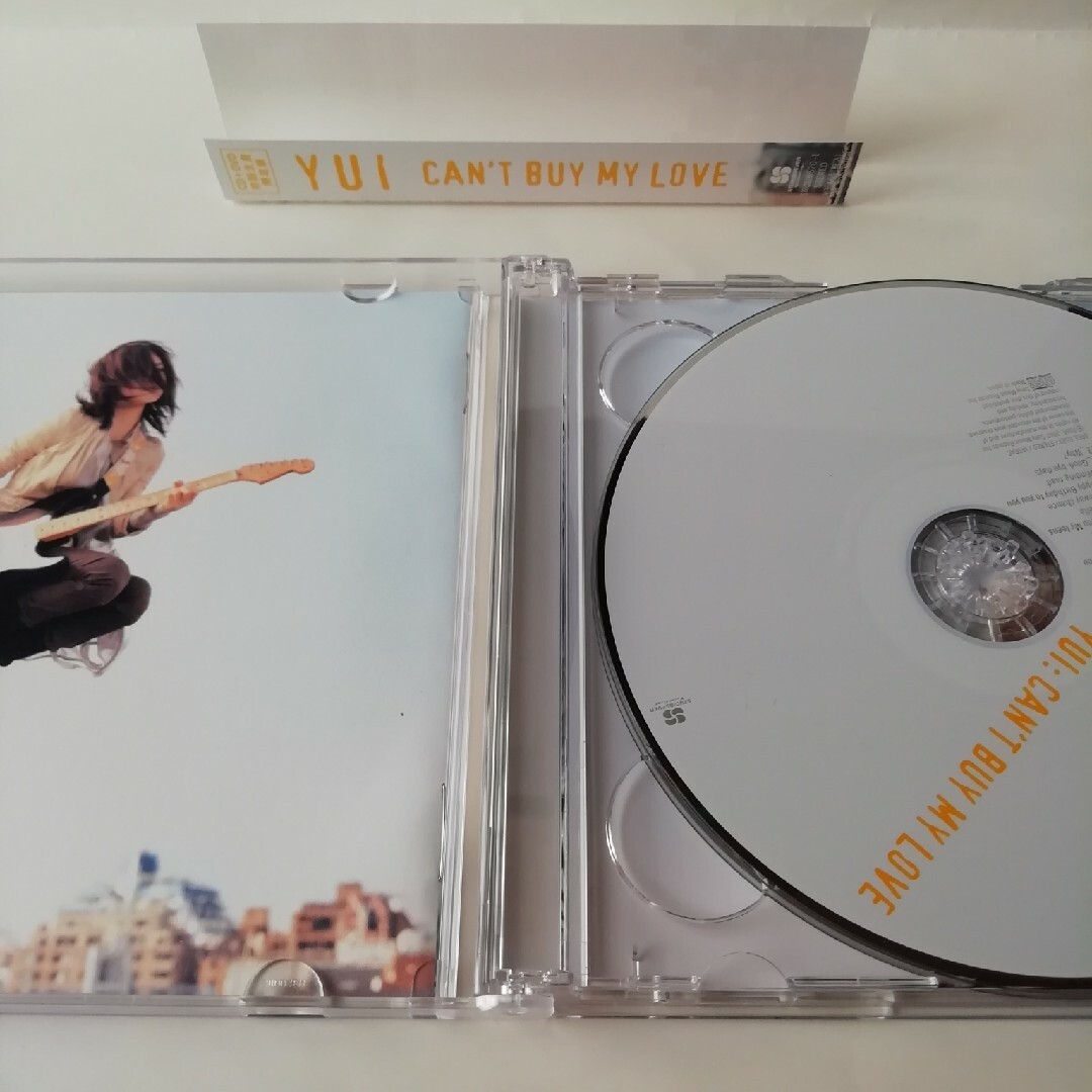 YUI CAN'T BUY MY LOVE 初回限定版 （美品） エンタメ/ホビーのCD(ポップス/ロック(邦楽))の商品写真