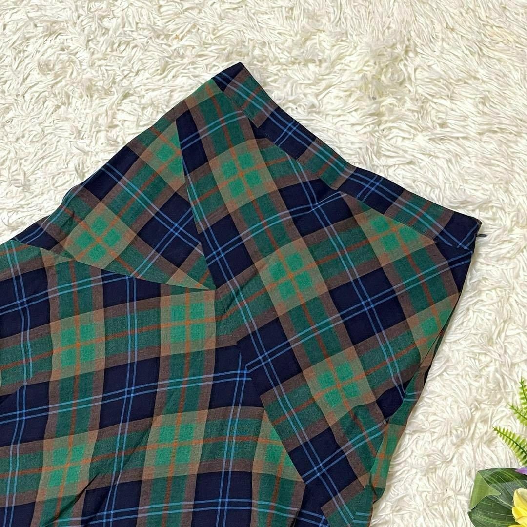 Yorkland(ヨークランド)のヨークランド YORKLAND スカート 膝丈 フレア チェック モエヤ混 M レディースのスカート(ひざ丈スカート)の商品写真