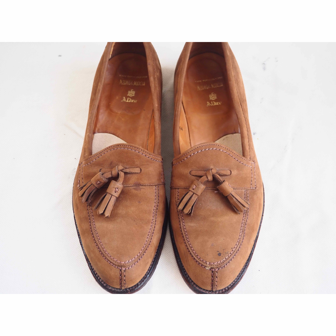 Alden(オールデン)のALDEN  suède V-Tip Tassle Loafers 606 メンズの靴/シューズ(ドレス/ビジネス)の商品写真