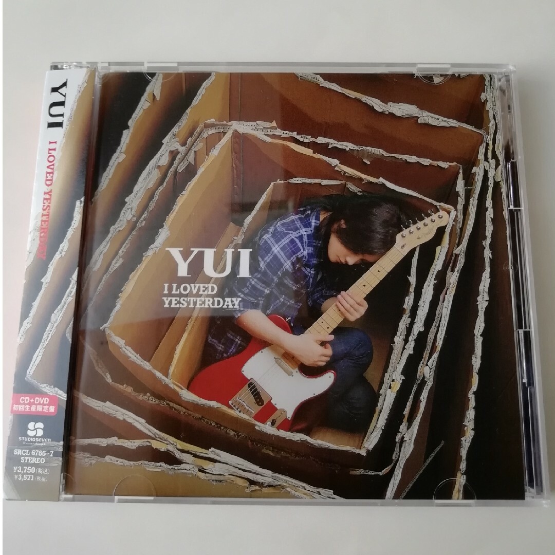 YUI I LOVED YESTERDAY 初回限定版 （美品） エンタメ/ホビーのCD(ポップス/ロック(邦楽))の商品写真