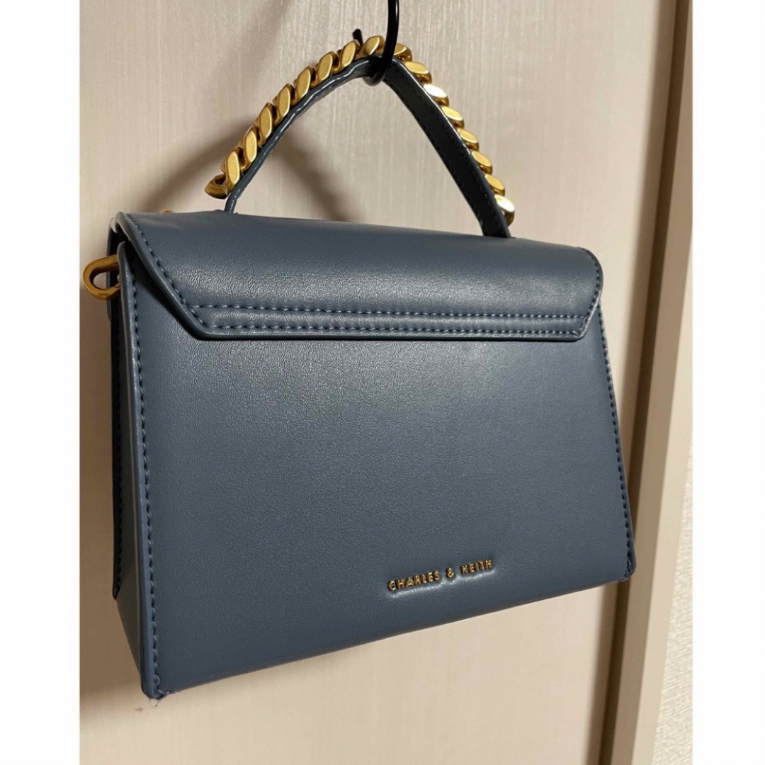 Charles and Keith(チャールズアンドキース)の【美品】Charles&Keith チャールズアンドキース ボウディテールバッグ レディースのバッグ(ハンドバッグ)の商品写真