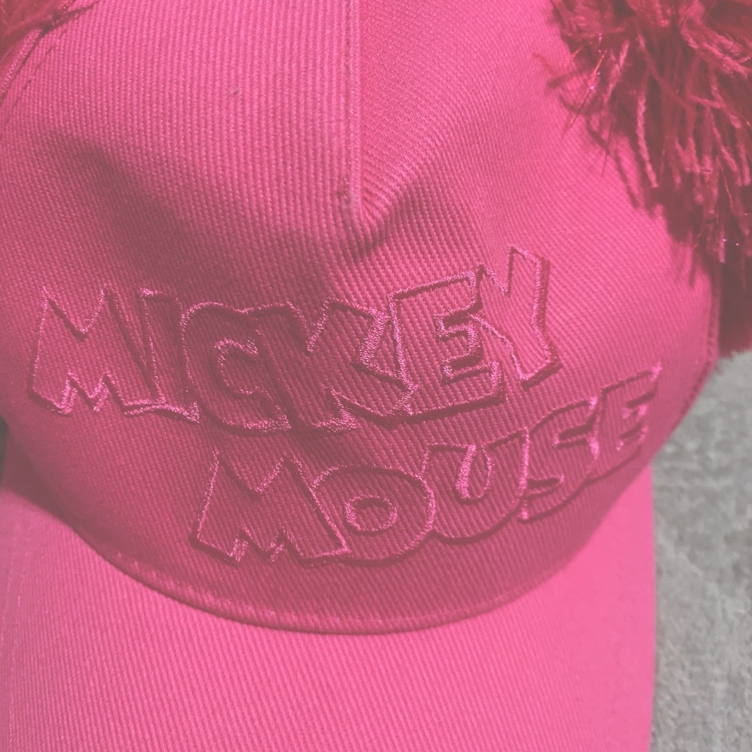 Disney(ディズニー)のディズニー 限定 Disney ロゴ ミッキー 帽子 キャップ ポンポン ピンク レディースの帽子(キャップ)の商品写真