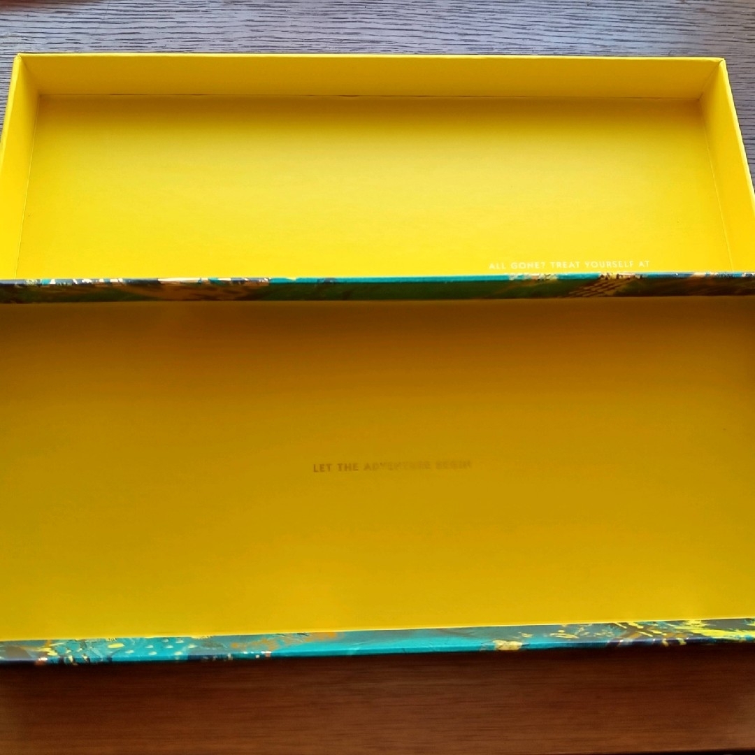 チョコ  空 箱   Fortnum & Mason  小物 パッケージ インテリア/住まい/日用品のインテリア小物(小物入れ)の商品写真