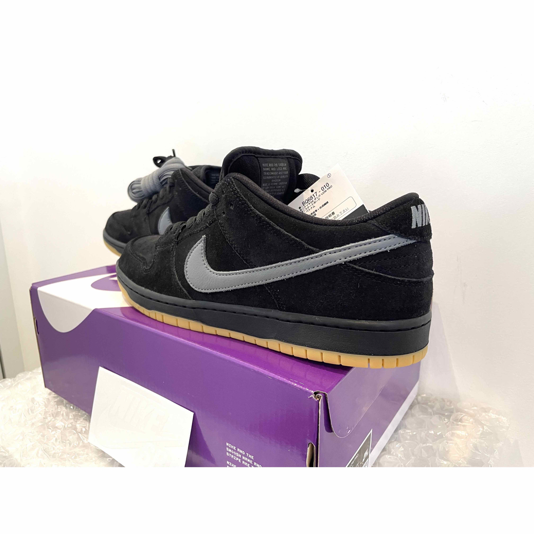 NIKE(ナイキ)の【新品未着用】Nike SB Dunk Low Pro "Black/Fog" メンズの靴/シューズ(スニーカー)の商品写真