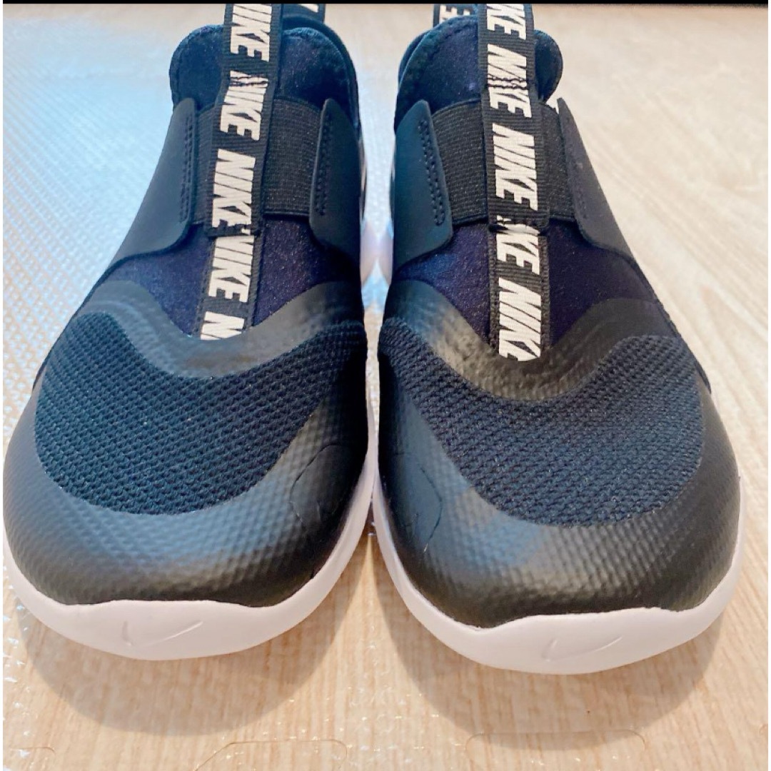 NIKE(ナイキ)のナイキ フレックス ランナー キッズ/ベビー/マタニティのキッズ靴/シューズ(15cm~)(スニーカー)の商品写真