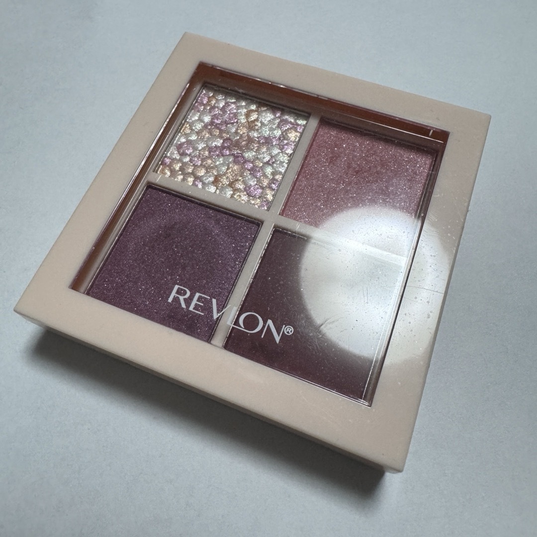 REVLON(レブロン)のレブロン　ダズルアイシャドウクアッド　003 ヴィンテージローズ コスメ/美容のベースメイク/化粧品(アイシャドウ)の商品写真