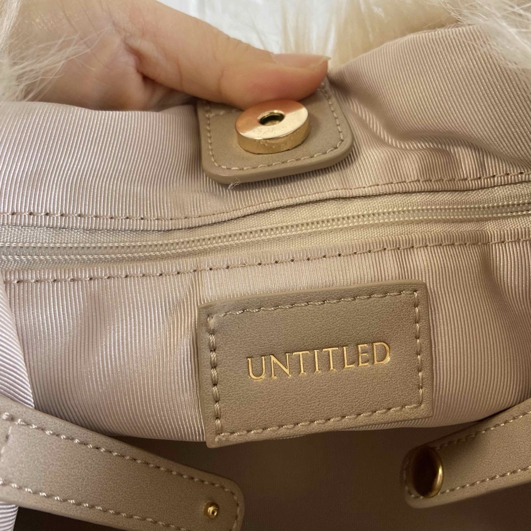 UNTITLED(アンタイトル)のアンタイトル　ファー　ぴんくベージュ　2wayハンドバック レディースのバッグ(ハンドバッグ)の商品写真