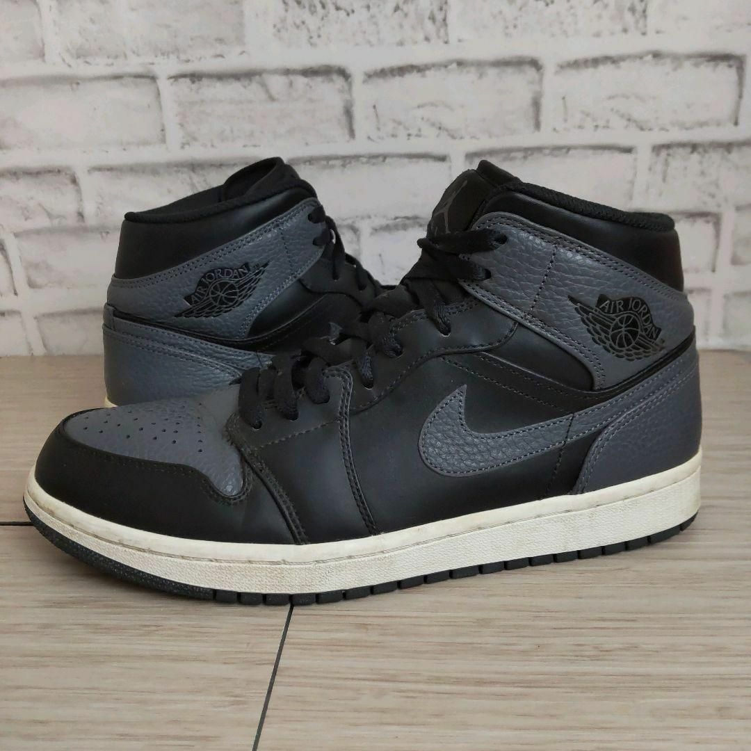 NIKE(ナイキ)のNIKE AIRJORDAN 1 RETRO MID BLACKDARKGREY メンズの靴/シューズ(スニーカー)の商品写真