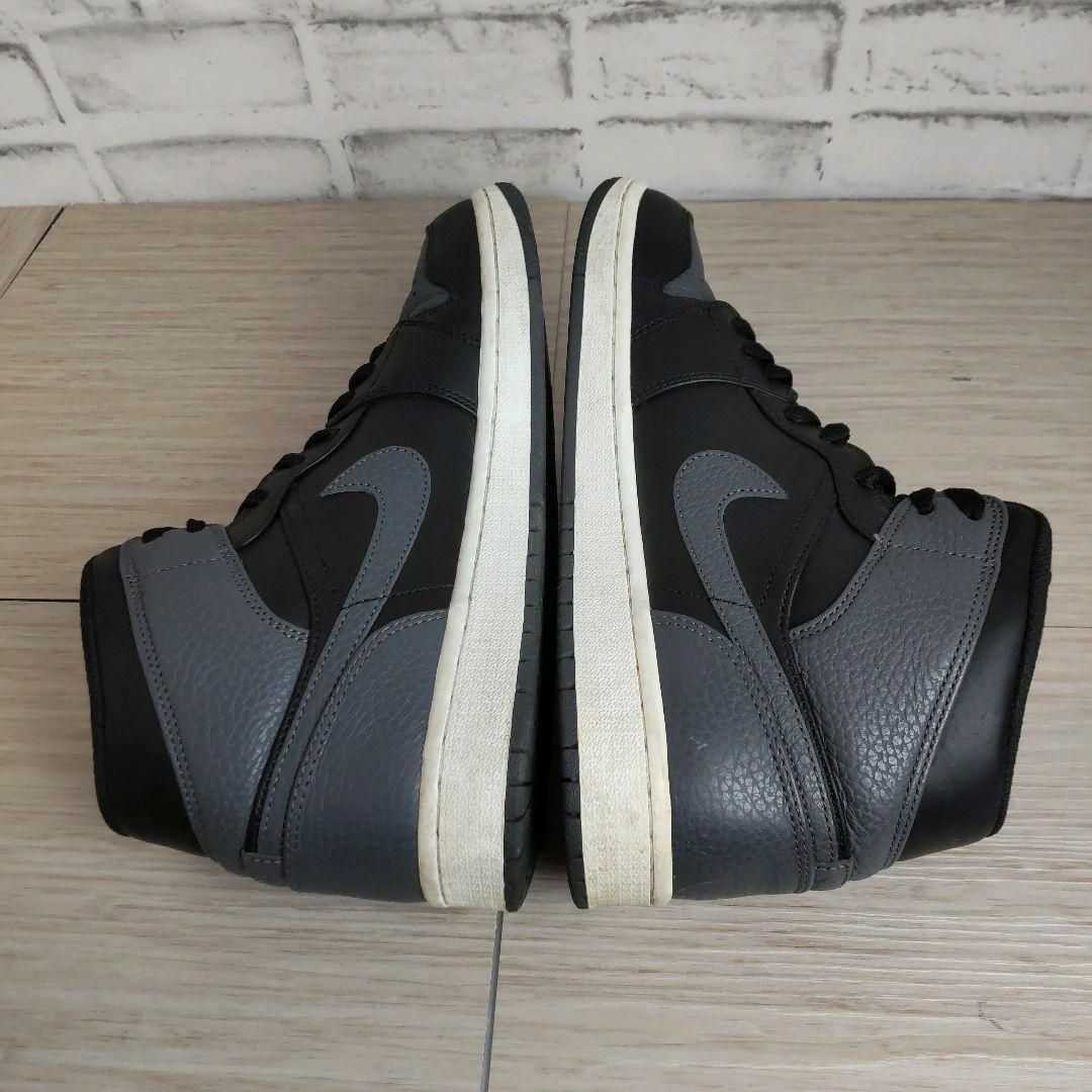 NIKE(ナイキ)のNIKE AIRJORDAN 1 RETRO MID BLACKDARKGREY メンズの靴/シューズ(スニーカー)の商品写真