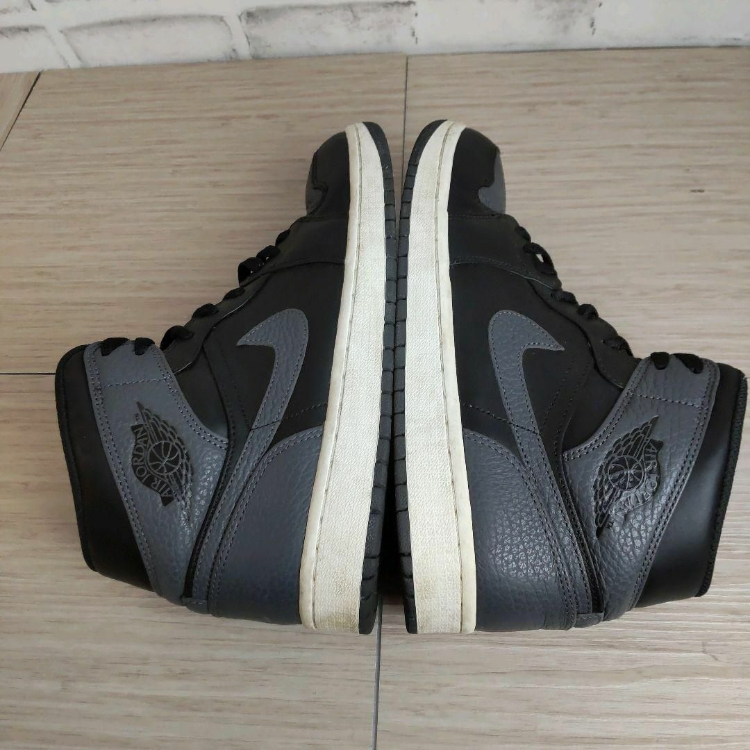 NIKE(ナイキ)のNIKE AIRJORDAN 1 RETRO MID BLACKDARKGREY メンズの靴/シューズ(スニーカー)の商品写真