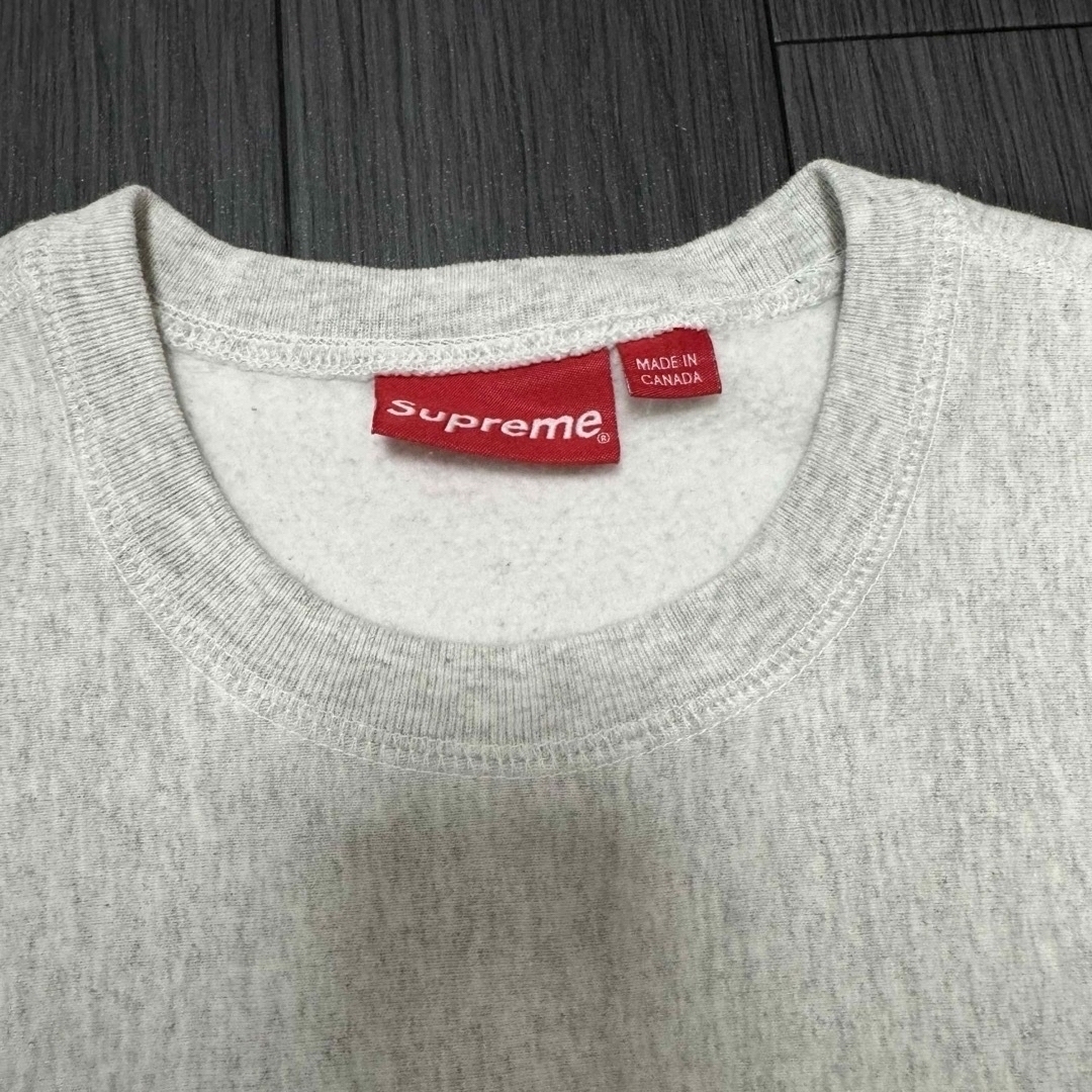 Supreme(シュプリーム)の18AW シュプリーム ボックスロゴ クルーネック スウェット　アッシュ グレー メンズのトップス(スウェット)の商品写真