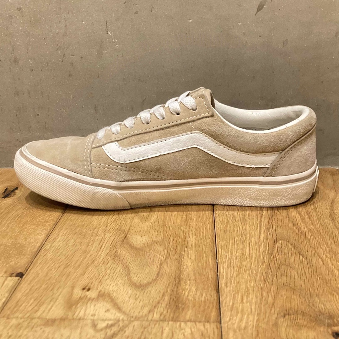 OLD SKOOL（VANS）(オールドスクール)のVANS バンズ OLD SKOOL オールドスクール　スニーカー　ベージュ レディースの靴/シューズ(スニーカー)の商品写真