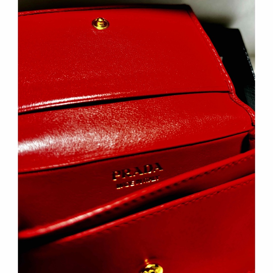 PRADA(プラダ)のプラダ　カードケース　VITELLO MOVE  レッド　PRADA レディースのファッション小物(財布)の商品写真