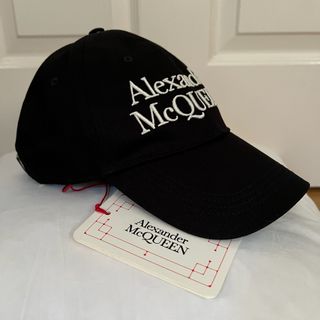 アレキサンダーマックイーン(Alexander McQueen)の[未使用] アレキサンダーマックイーン　キャップ　イタリア製　　大人気‼️(キャップ)