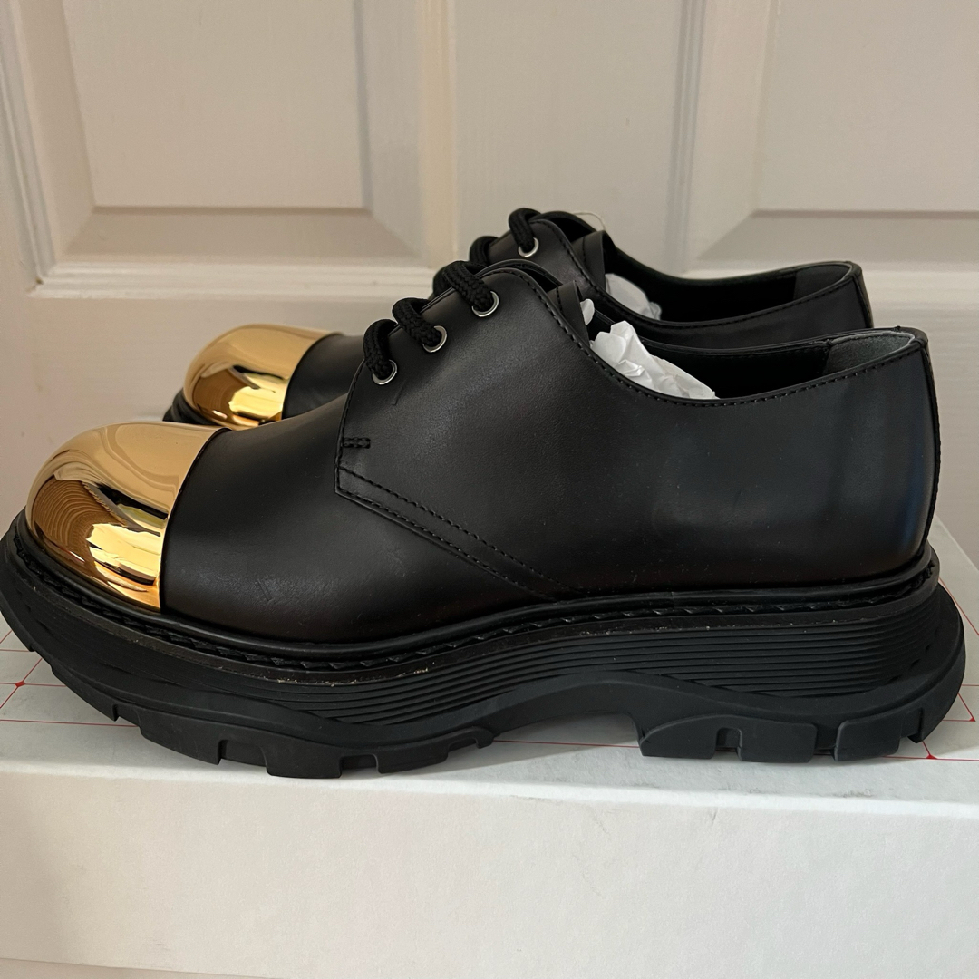 Alexander McQueen(アレキサンダーマックイーン)の[未使用] アレキサンダーマックイーン　革靴　大人気 イタリア製 メンズの靴/シューズ(ドレス/ビジネス)の商品写真