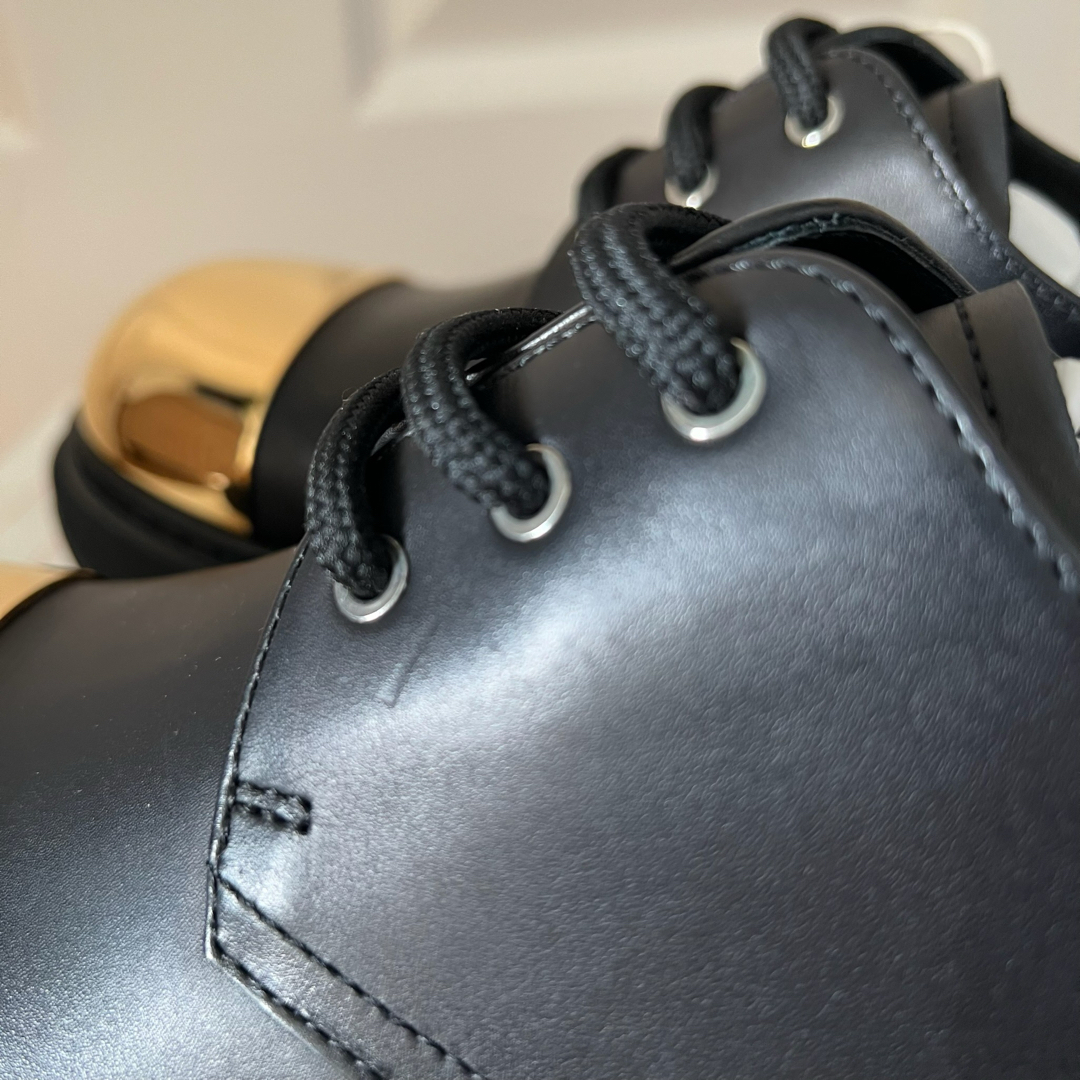 Alexander McQueen(アレキサンダーマックイーン)の[未使用] アレキサンダーマックイーン　革靴　大人気 イタリア製 メンズの靴/シューズ(ドレス/ビジネス)の商品写真