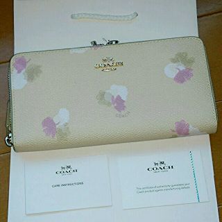 コーチ(COACH)の新品☆コーチ　長財布　花柄(財布)