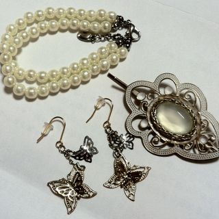 アクシーズファム(axes femme)のaxes蝶ピアス＋ブレス＋ヘアピンセット(ピアス)