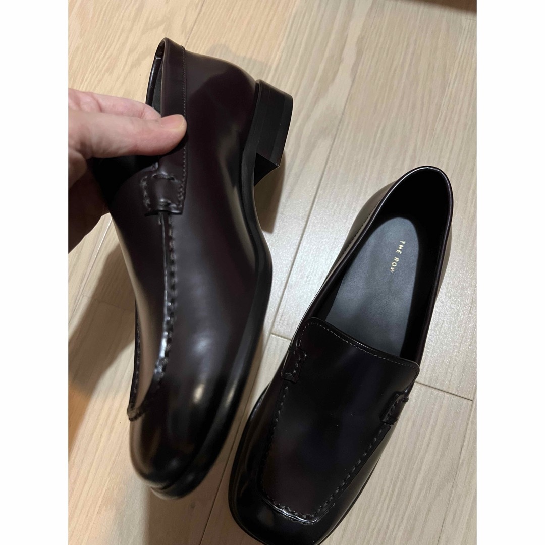 THE ROW(ザロウ)の【新品未使用】　the row ローファー　MENSY LOAFER 36サイズ レディースの靴/シューズ(ローファー/革靴)の商品写真