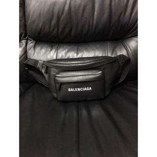 バレンシアガ(Balenciaga)のバレンシアガ エブリデイボディバッグ(ボディーバッグ)