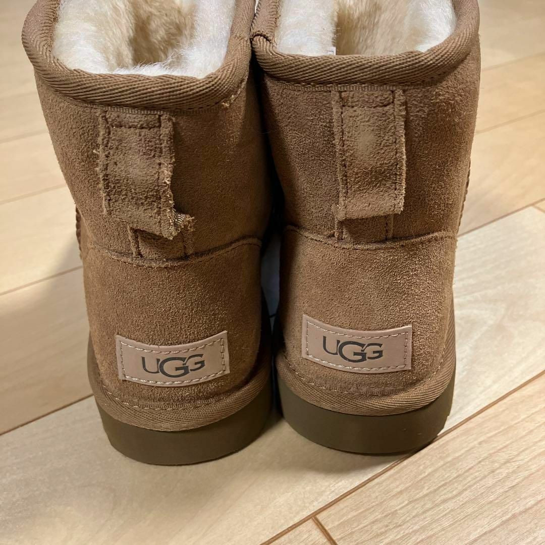 UGG(アグ)の新品未使用 UGG アグ クラシックミニⅡ ムートン ショートブーツ 24㎝ 茶 レディースの靴/シューズ(ブーツ)の商品写真