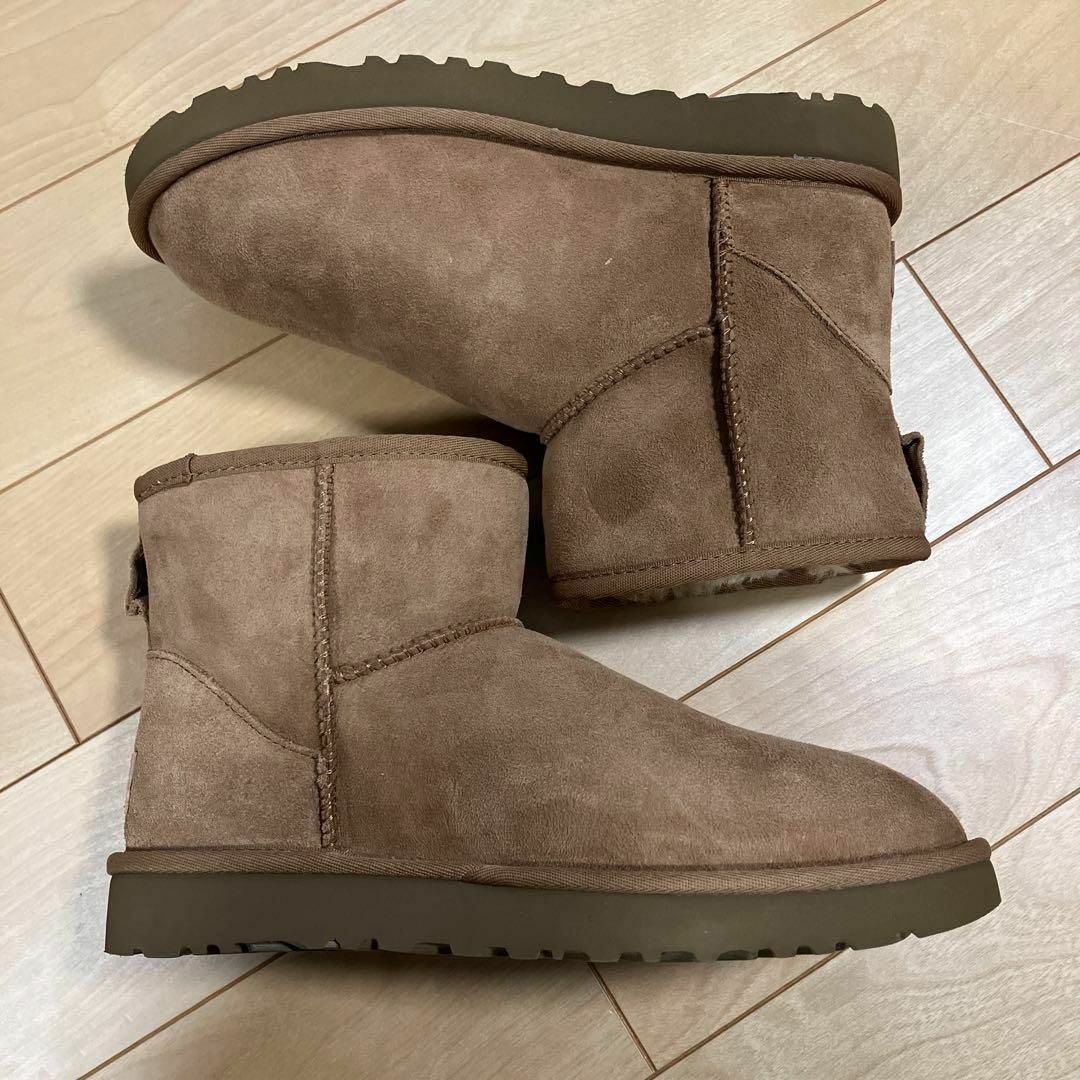 UGG(アグ)の新品未使用 UGG アグ クラシックミニⅡ ムートン ショートブーツ 24㎝ 茶 レディースの靴/シューズ(ブーツ)の商品写真