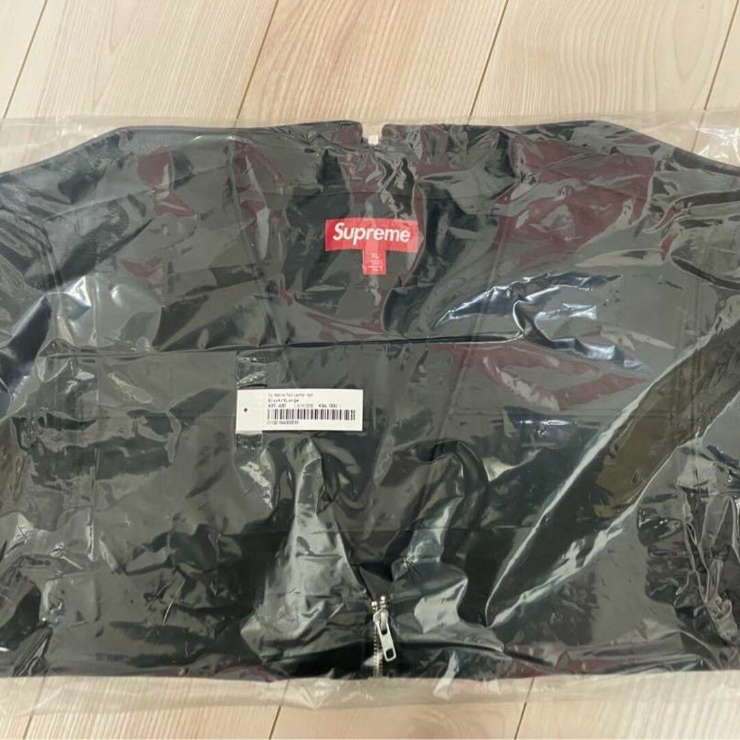 Supreme(シュプリーム)のSupreme xToy Machine Faux Leather Vest メンズのトップス(ベスト)の商品写真