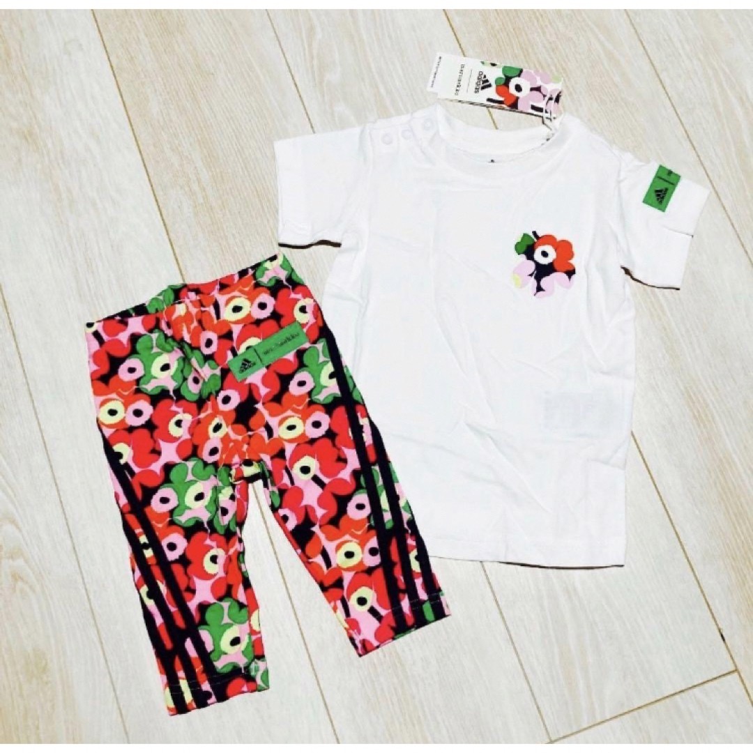 adidas(アディダス)のアディダス♡新品 マリメッコ 花柄 Tシャツ セットアップ　上下 セット 70 キッズ/ベビー/マタニティのベビー服(~85cm)(Ｔシャツ)の商品写真