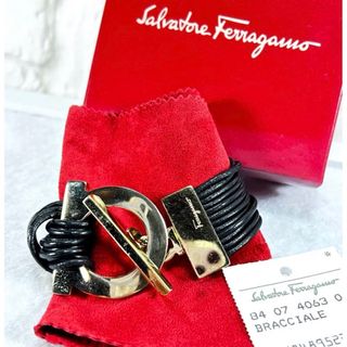 サルヴァトーレフェラガモ(Salvatore Ferragamo)のフェラガモ　Ferragamo ガンチーニ　レザー　ブレスレット(ブレスレット/バングル)