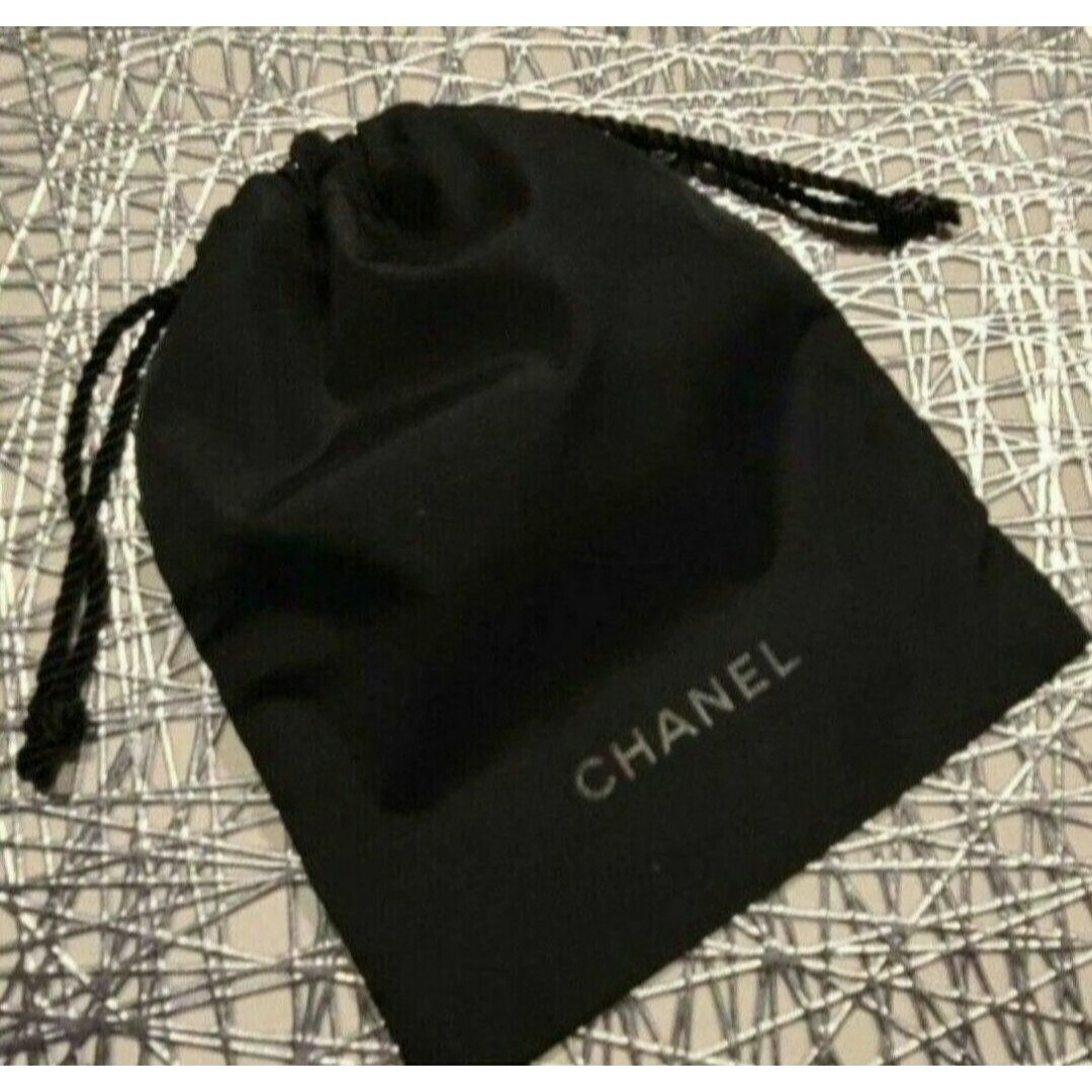 CHANEL(シャネル)のCHANEL シャネル ノベルティ ミニ 巾着　小物入れ バッグ　巾着袋 レディースのバッグ(その他)の商品写真