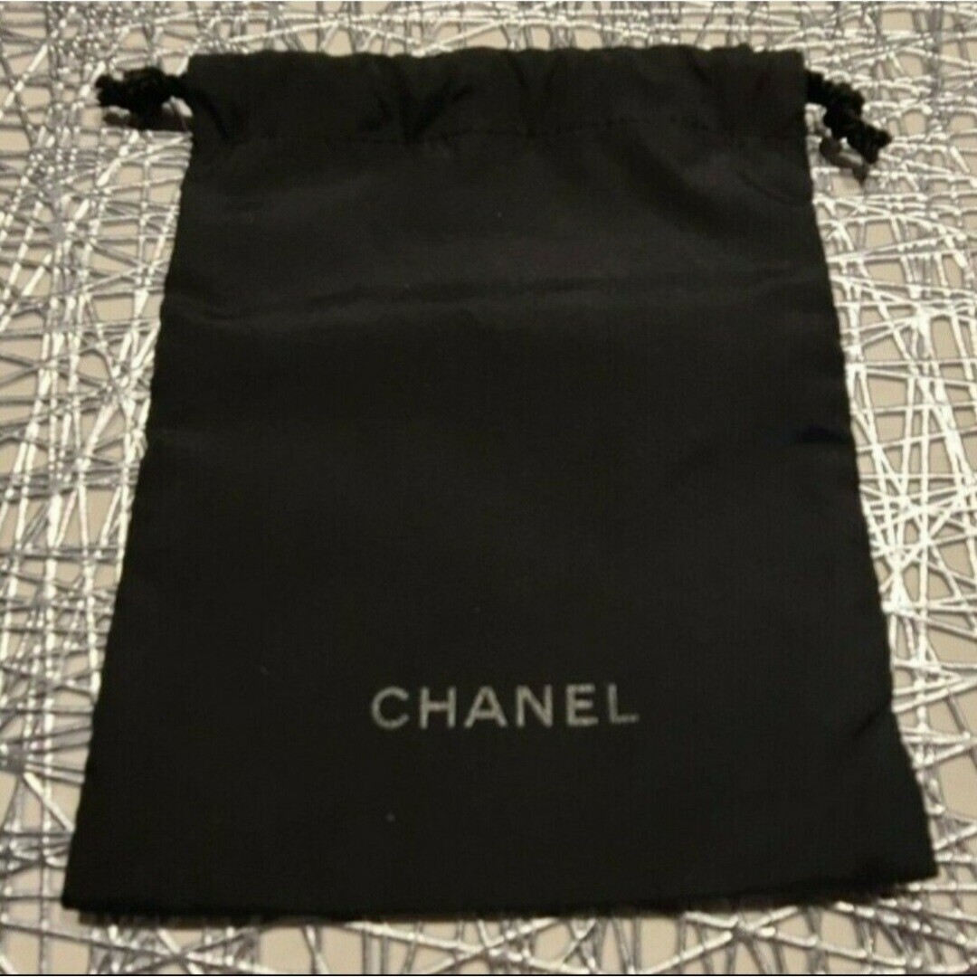 CHANEL(シャネル)のCHANEL シャネル ノベルティ ミニ 巾着　小物入れ バッグ　巾着袋 レディースのバッグ(その他)の商品写真