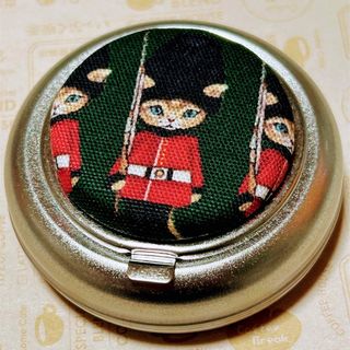 携帯灰皿or小物入れ ㊽★ハンドメイド　ロンドンキャット(灰皿)