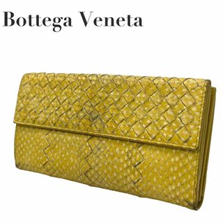 ボッテガヴェネタ(Bottega Veneta)のボッテガヴェネタ　w2 長財布　パイソン　蛇革　イントレチャート　イエロー(Tシャツ(半袖/袖なし))