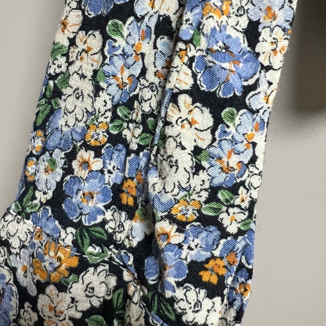 ZARA(ザラ)のZARA 花柄ショート丈シャツ　ブラウス レディースのトップス(シャツ/ブラウス(長袖/七分))の商品写真