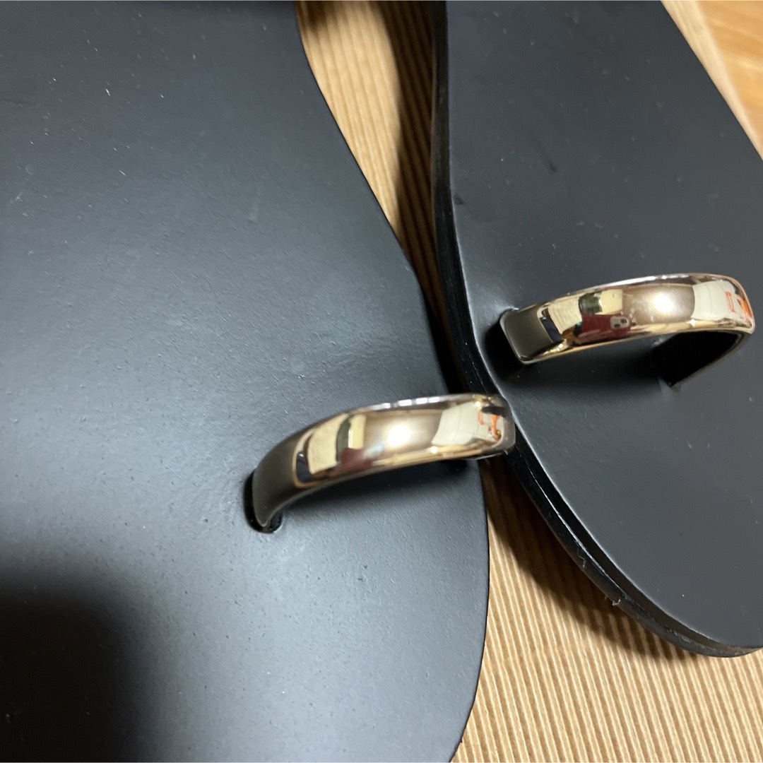 NICOLAS LAINAS(ニコラスライナス)のNICOLAS LAINASゴールドフィンガーフックサンダル レディースの靴/シューズ(サンダル)の商品写真