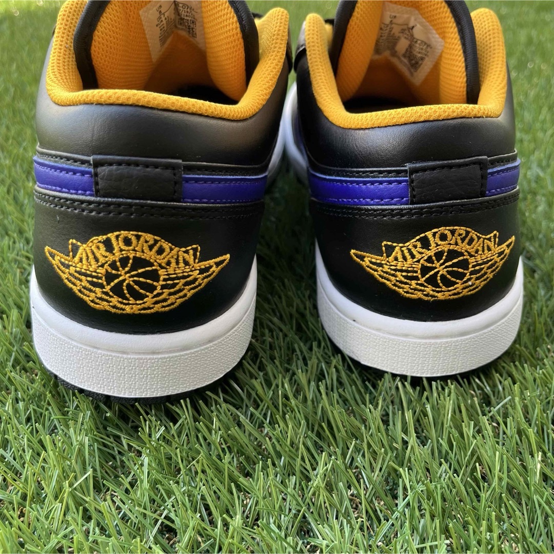 Jordan Brand（NIKE）(ジョーダン)の【新品未使用】NIKE AIR JORDAN 1 LOW ジョーダン 26cm メンズの靴/シューズ(スニーカー)の商品写真