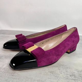 サルヴァトーレフェラガモ(Salvatore Ferragamo)の【美品】サルヴァトーレ フェラガモ　ヴァラ パンプス　コンビ　バイカラー　リボン(ハイヒール/パンプス)