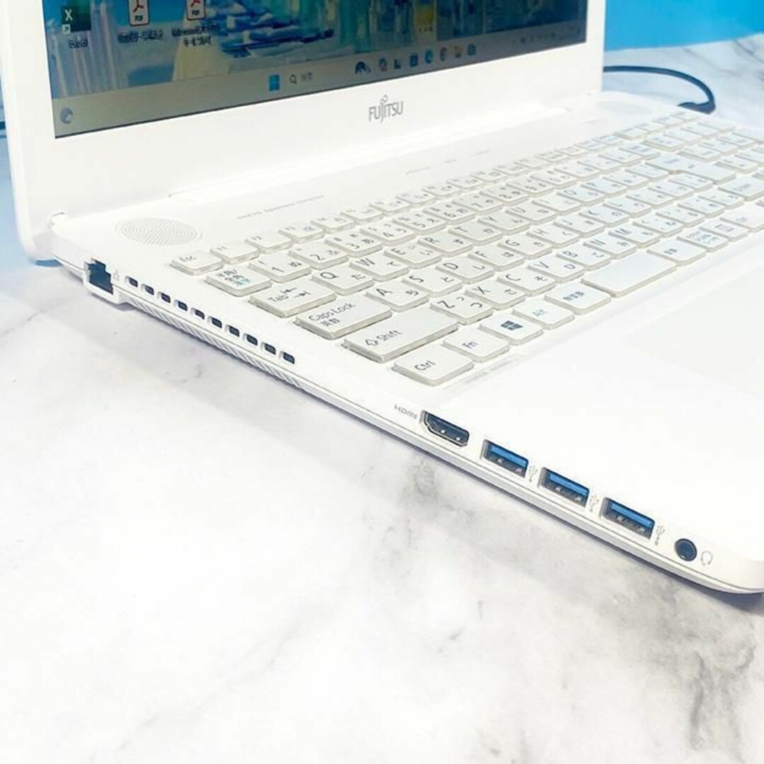 富士通(フジツウ)のCore i7✨メモリ16GB✨SSD1TB✨薄型ノートパソコン✨オフィス付 スマホ/家電/カメラのPC/タブレット(ノートPC)の商品写真