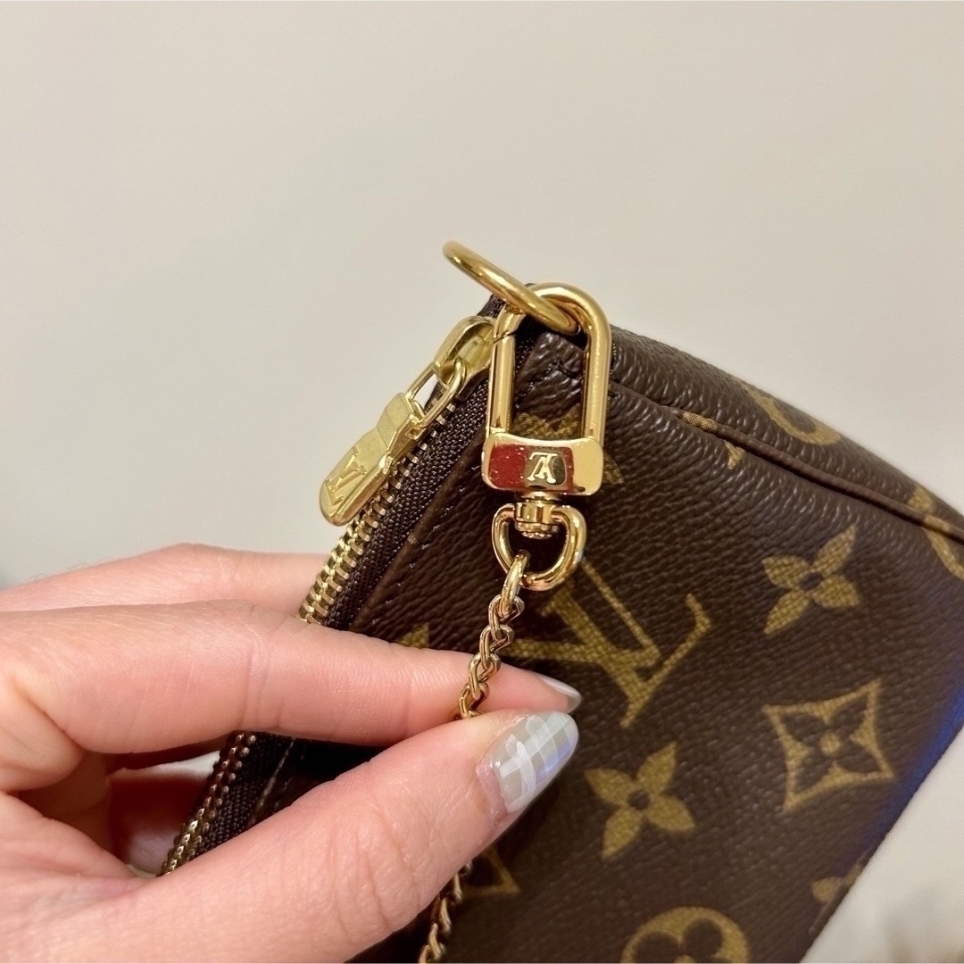 LOUIS VUITTON(ルイヴィトン)のLouis Vuitton ルイヴィトン モノグラム ミニポシェット レディースのバッグ(クラッチバッグ)の商品写真