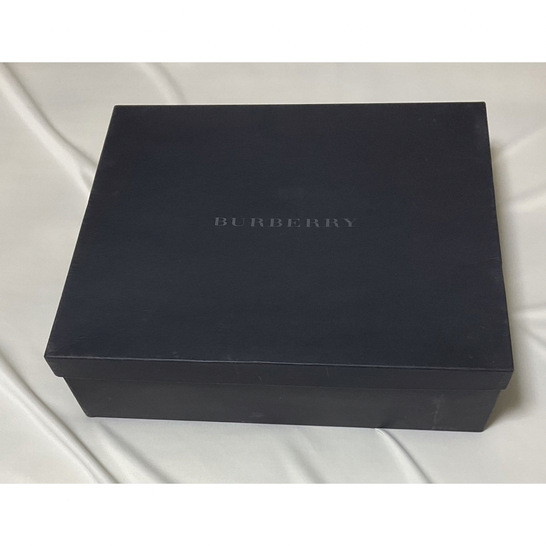 BURBERRY(バーバリー)のバーバリー★BURBERRY★白ハンドバッグ★本革★新品タグ箱付★式典フォーマル レディースのバッグ(ハンドバッグ)の商品写真