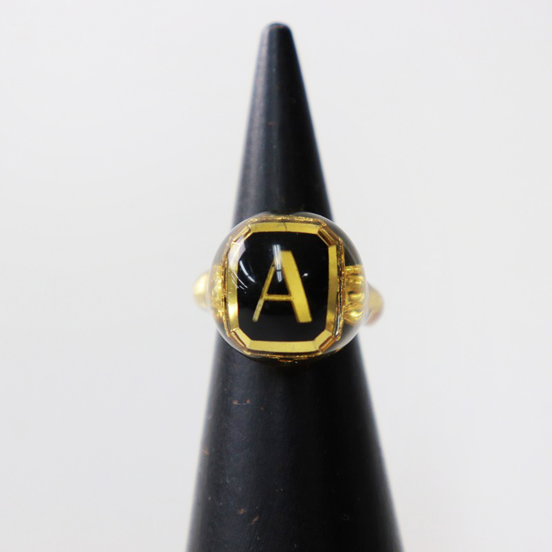 ルカ RUKA 樹脂製 レジン アルファベットA リング 4号/ゴールド系 アクセサリー【2400013781817】 レディースのアクセサリー(リング(指輪))の商品写真
