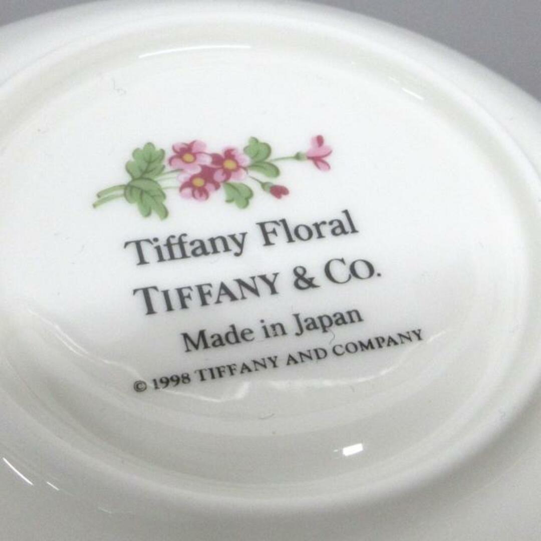 Tiffany & Co.(ティファニー)のTIFFANY&Co.(ティファニー) 食器新品同様  フローラル 白×パープル×マルチ カップ&ソーサー×2点/花柄 陶器 インテリア/住まい/日用品のキッチン/食器(その他)の商品写真