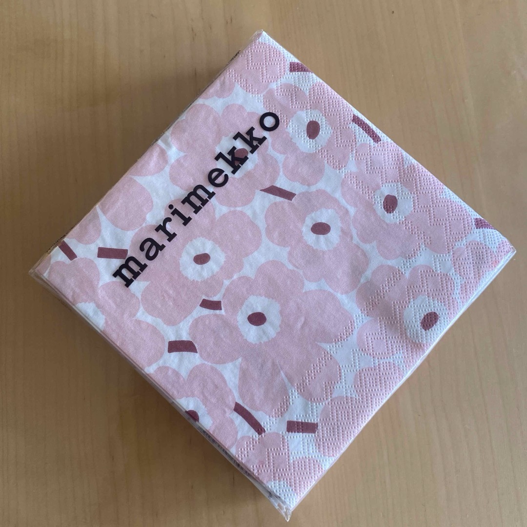 marimekko(マリメッコ)のマリメッコ　ペーパーナプキン インテリア/住まい/日用品のキッチン/食器(テーブル用品)の商品写真